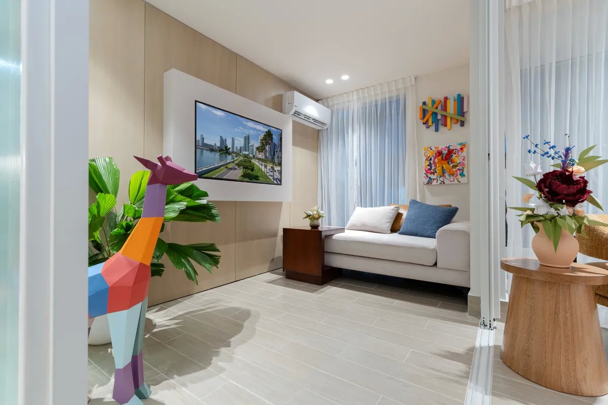 Apartment For Sale in Avenida Balboa