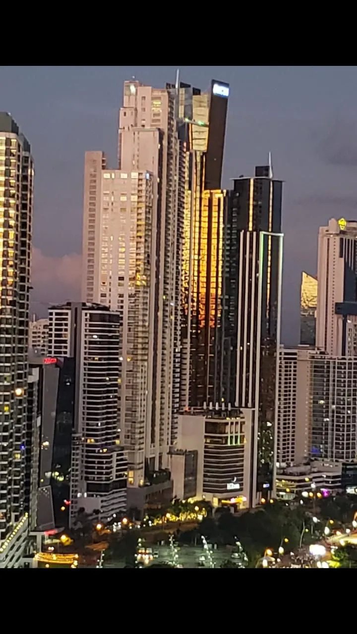 Apartment For Sale in Avenida Vasco Nuñez de Balboa