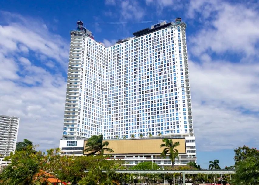 Apartment For Sale in Avenida Balboa