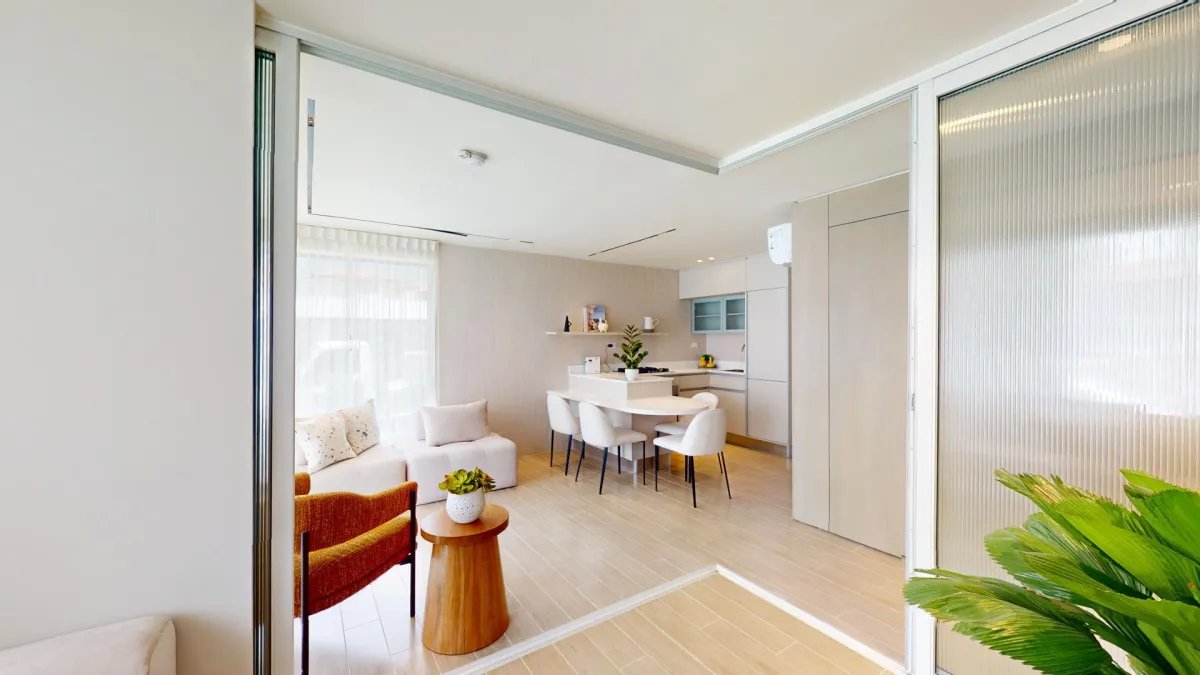 Apartment For Sale in Avenida Balboa