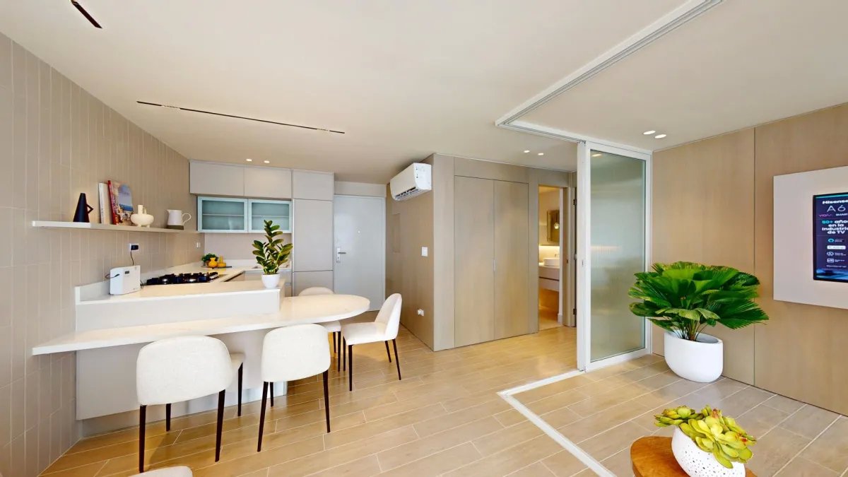 Apartment For Sale in Avenida Balboa