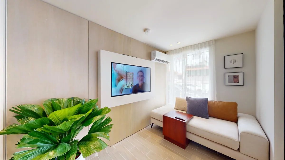 Apartment For Sale in Avenida Balboa