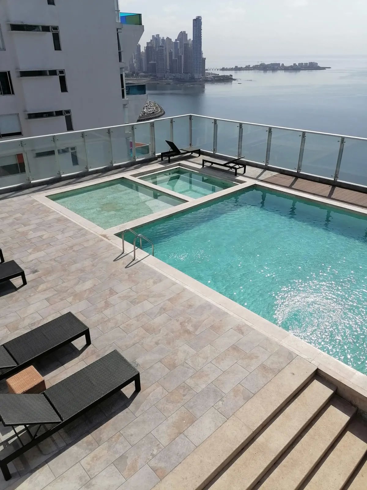 Apartment For Sale in Avenida Balboa