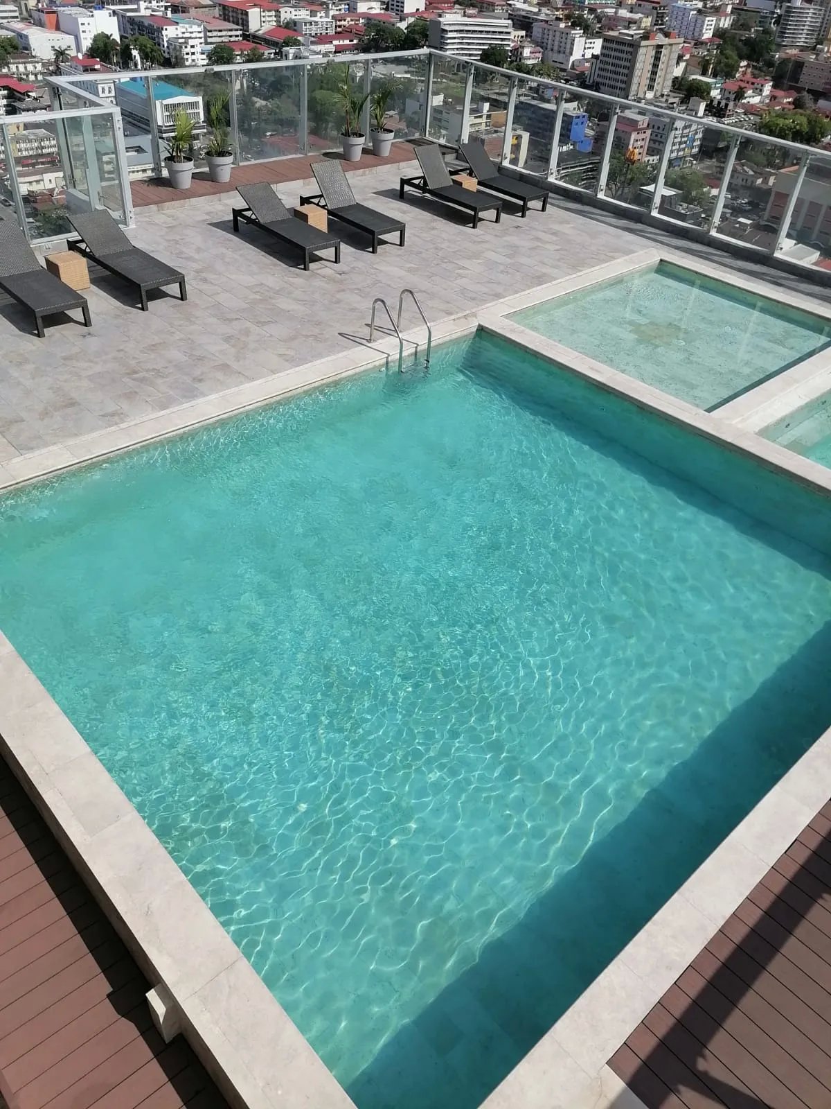 Apartment For Sale in Avenida Balboa