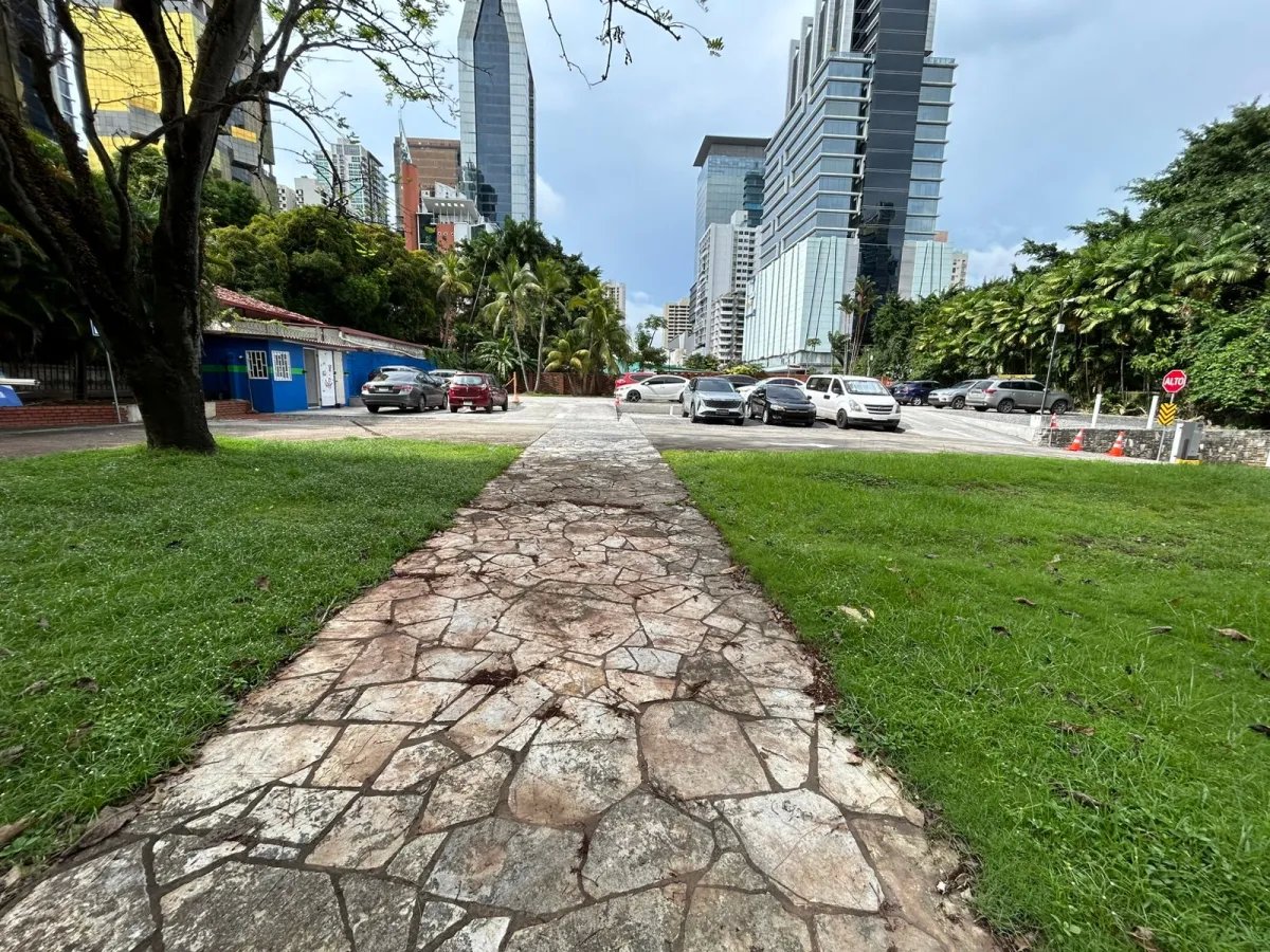 Mixed Use For Sale in Avenida Nicanor de Obarrio