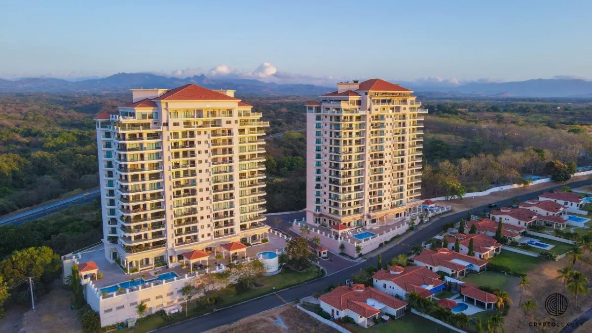 Amplio Apartamento de 3 Recámaras y Gran Balcón, Vista Mar San Carlos