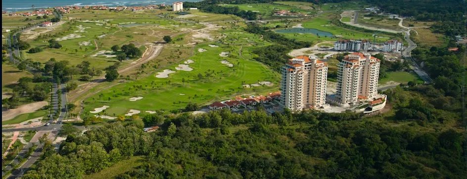 Amplio Apartamento de 3 Recámaras con Gran Balcón, Vista Mar San Carlos