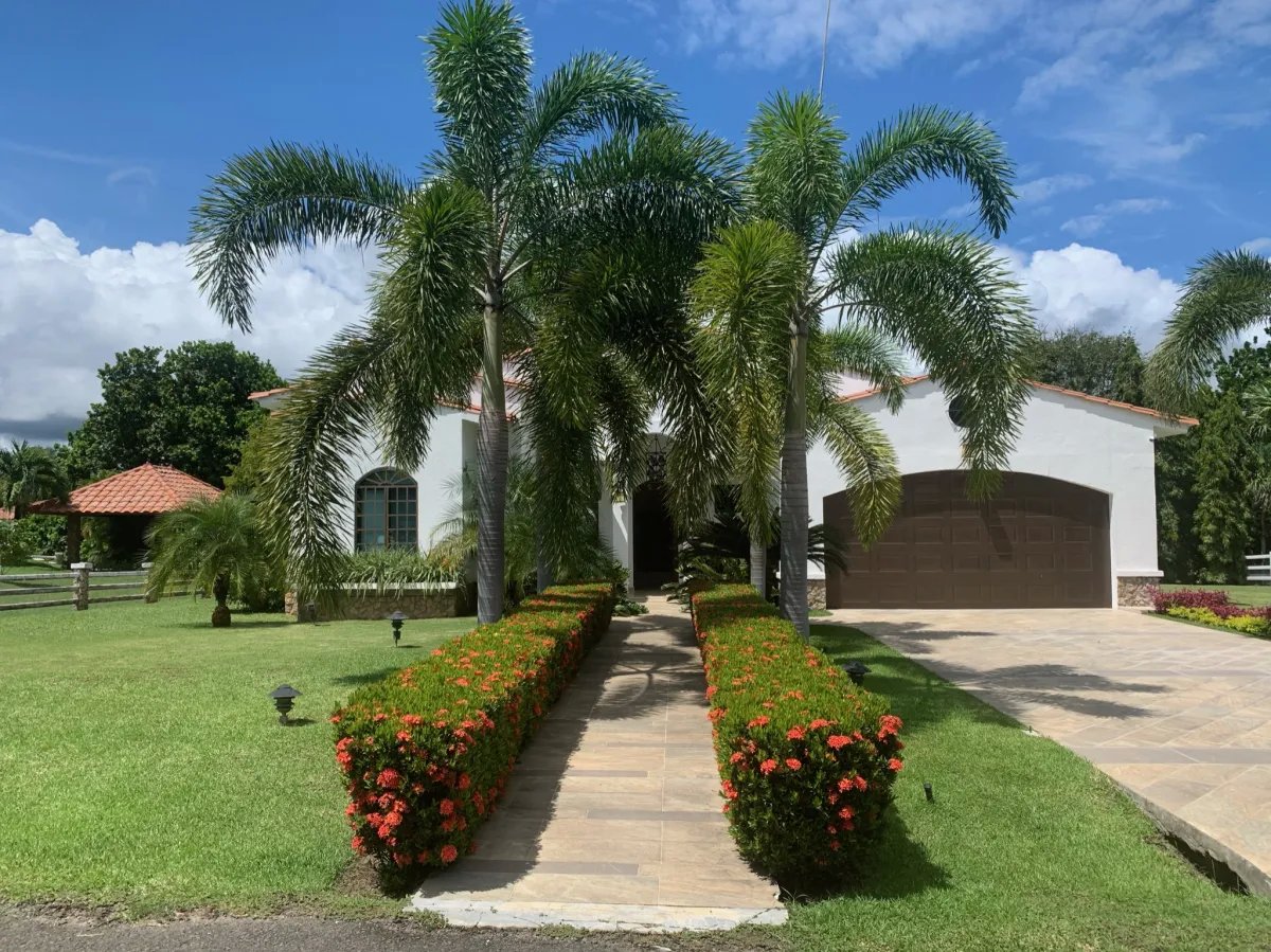 Venta de Casa de Campo y Playa en Hacienda Pacífica, San Carlos 189.02...
