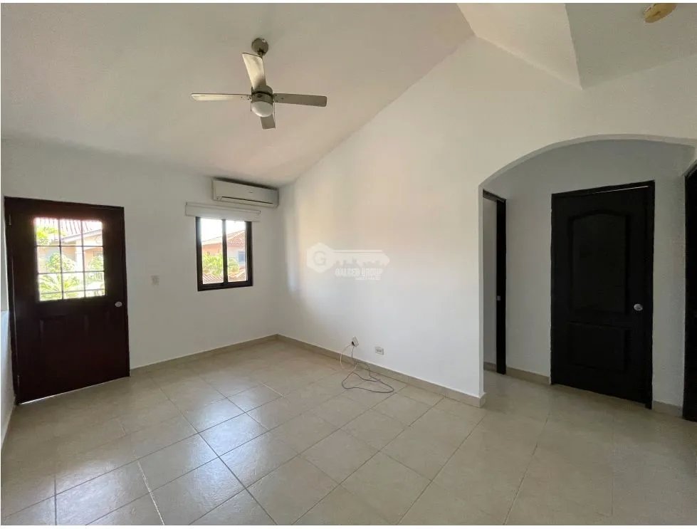 JUAN DIAZ / VERSALLES / 186M / 3 HABITACIONES / 2 BAÑOS / PATIO / DEN