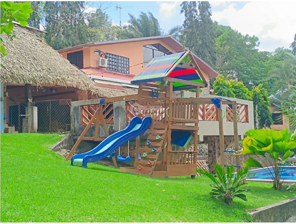 SE VENDE CASA EN CAPIRA EL CACAO 26 HECTAREAS CON PISCINA