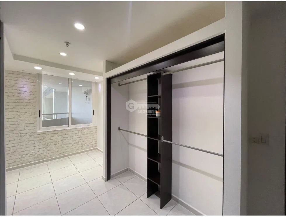 SE VENDE APARTAMENTO EN AV. BALBOA BAY VIEW 65M 2 HABITACIONES BALCON