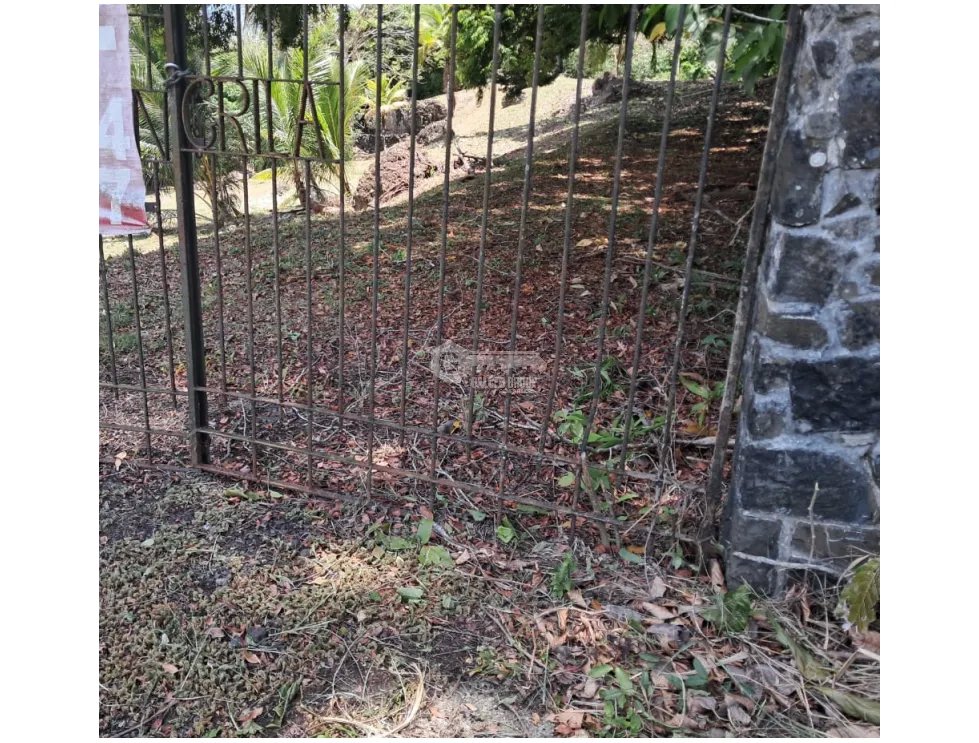 SE VENDE TERRENO EN LAS CUMBRES LAS LAJAS 4000 M2 VIA ASFALTADA
