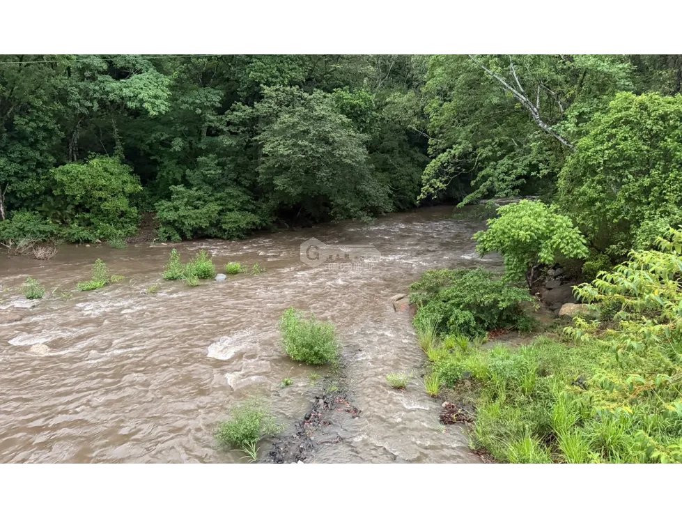 SE VENDE TERRENOEN LOS CAJONES DE CHAME 70K M ACCESO A AGUA VIVA