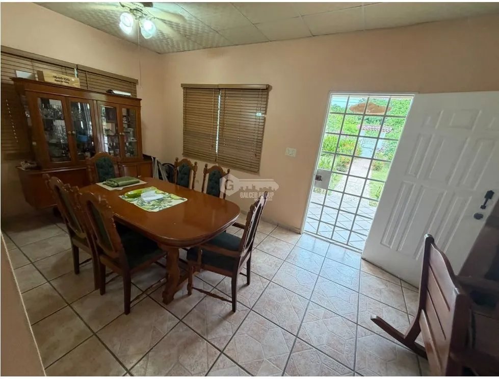 SE VENDE CASA EN SAN CARLOS EL HIGO 3 HABITACIONES 1722M PISCINA