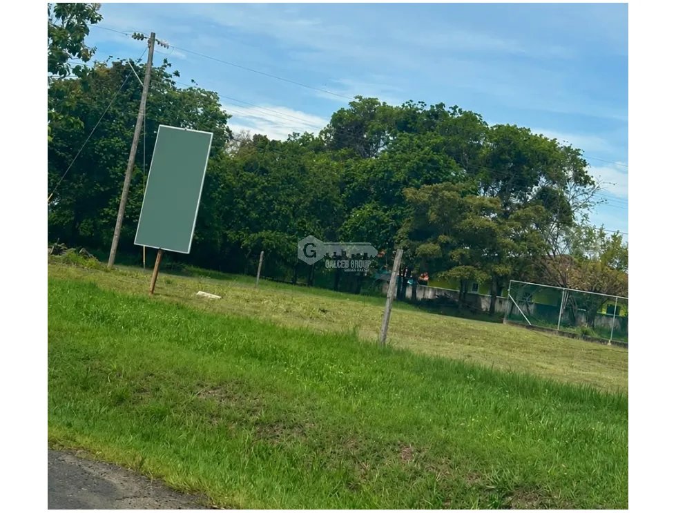 TERRENO / GORGONA / 1,269 M2 / SOBRE  VÍA ASFALTADA / PLAYA