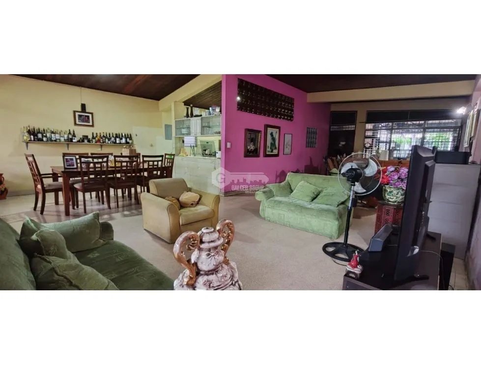 SE VENDE CASA EN BETANIA URB. LOS ANGELES 3 HABITACIONES 675m2
