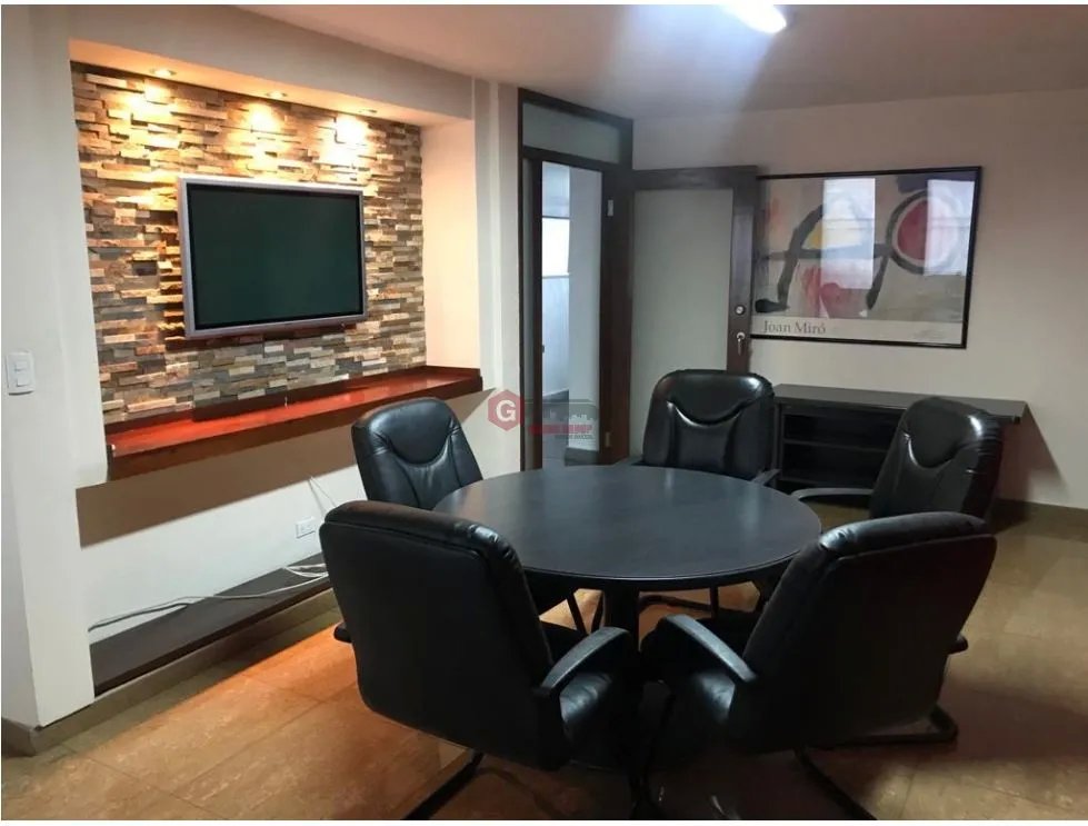 SE VENDE CASA EN OBARRIO DE 2 NIVELES PARA USO RESIDENCIAL O COMERCIAL