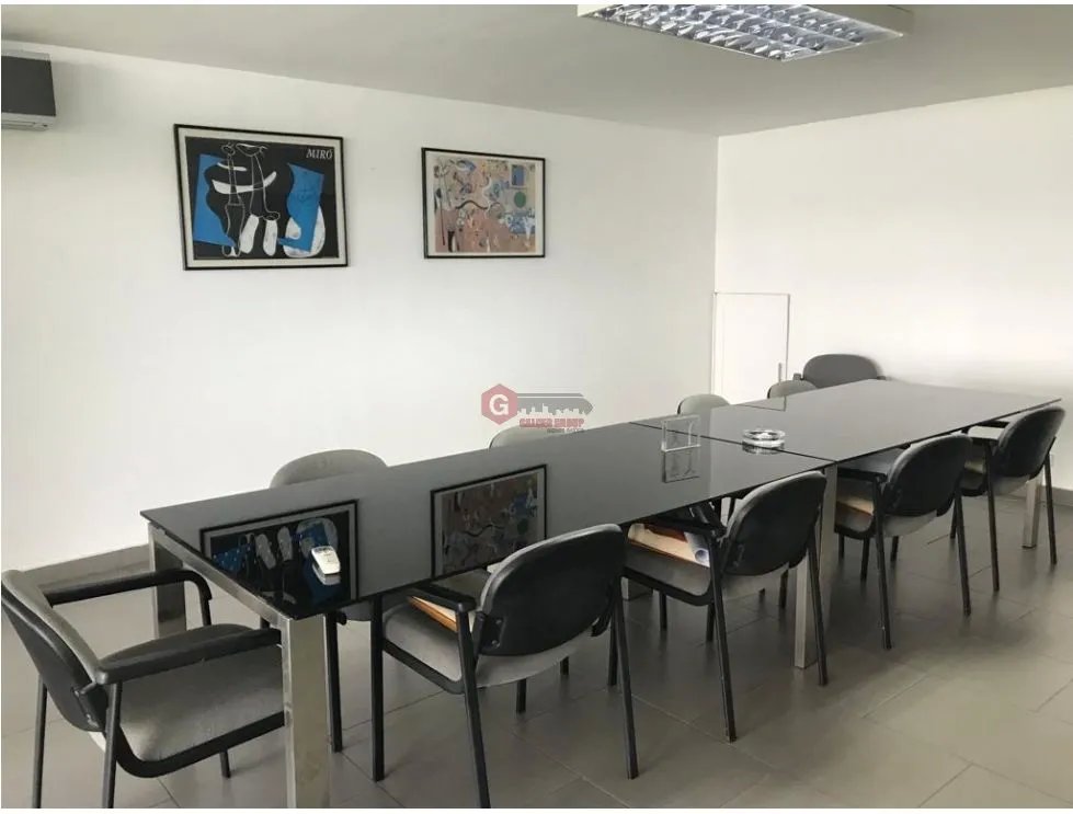 SE VENDE CASA EN OBARRIO DE 2 NIVELES PARA USO RESIDENCIAL O COMERCIAL