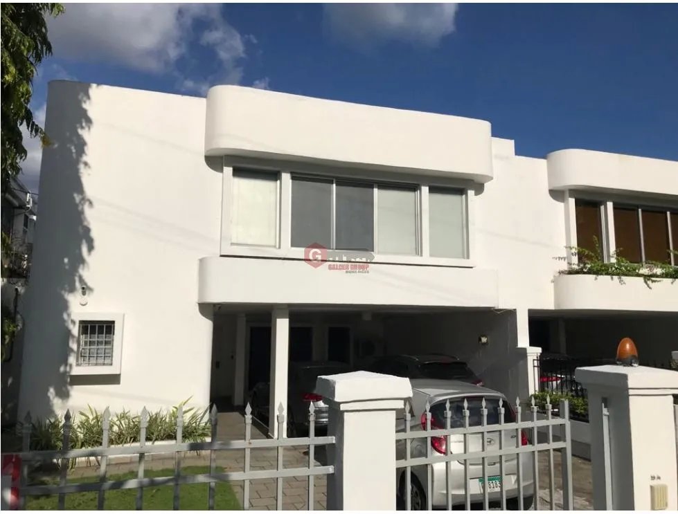 OBARRIO / CASA DE DOS NIVELES /  RESIDENCIAL O COMERCIAL /  500M2