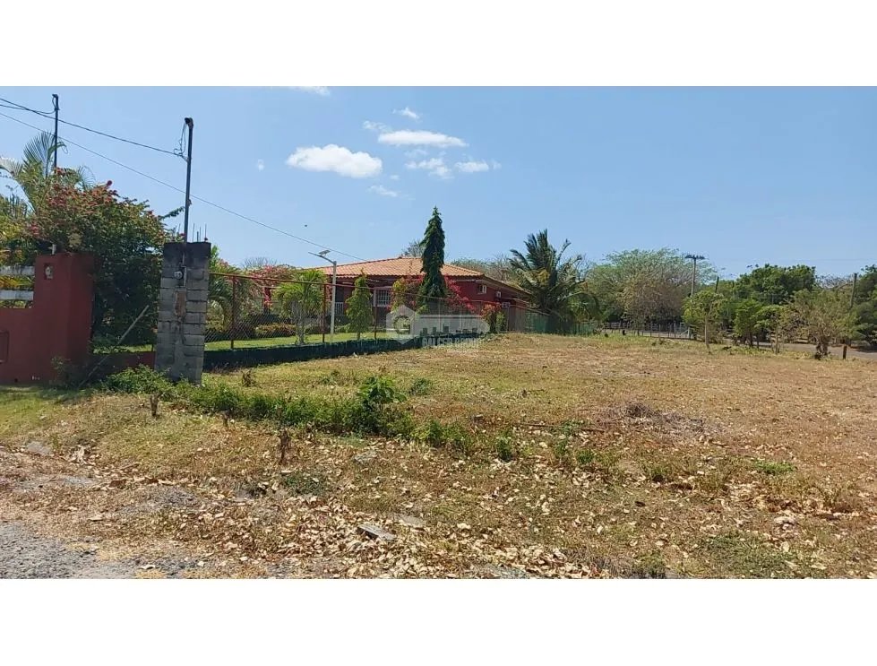 TERRENO / DENTRO DE CORONADO / AVE. BOULEVARD / 1500m2