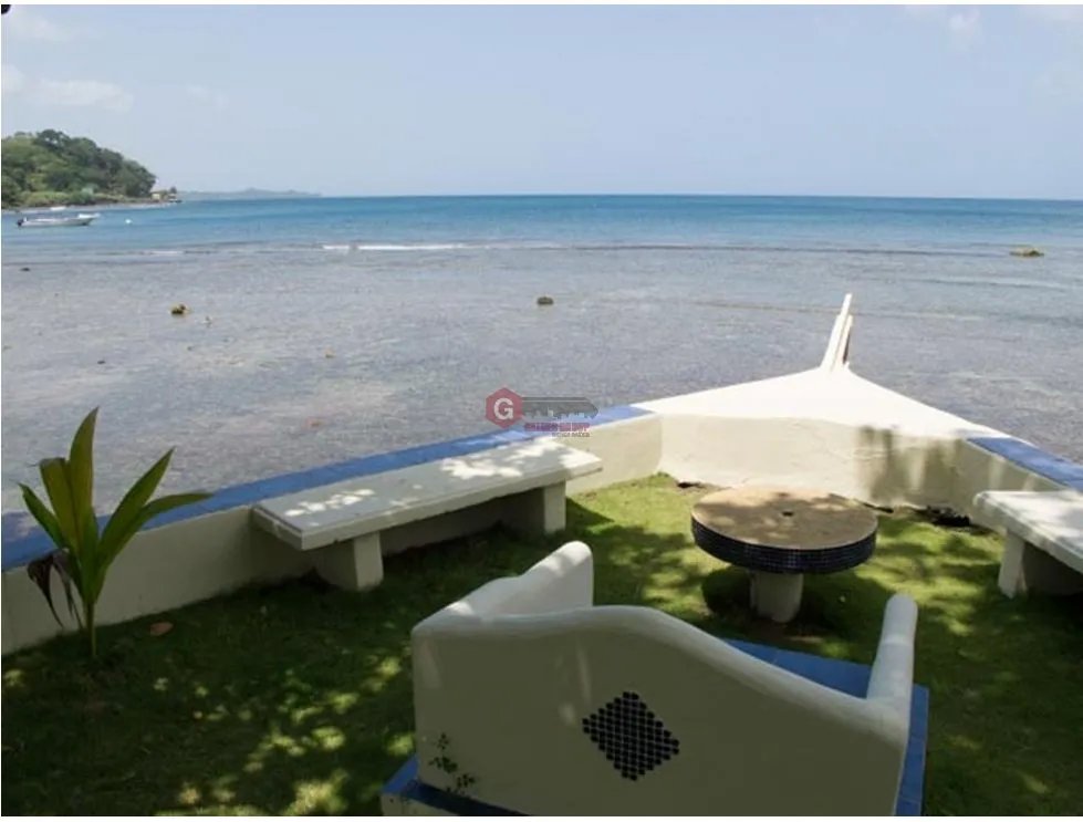 TERRENO COMERCIAL / PISCINA  / FRENTE AL MAR /  PORTOBELO / 5500M