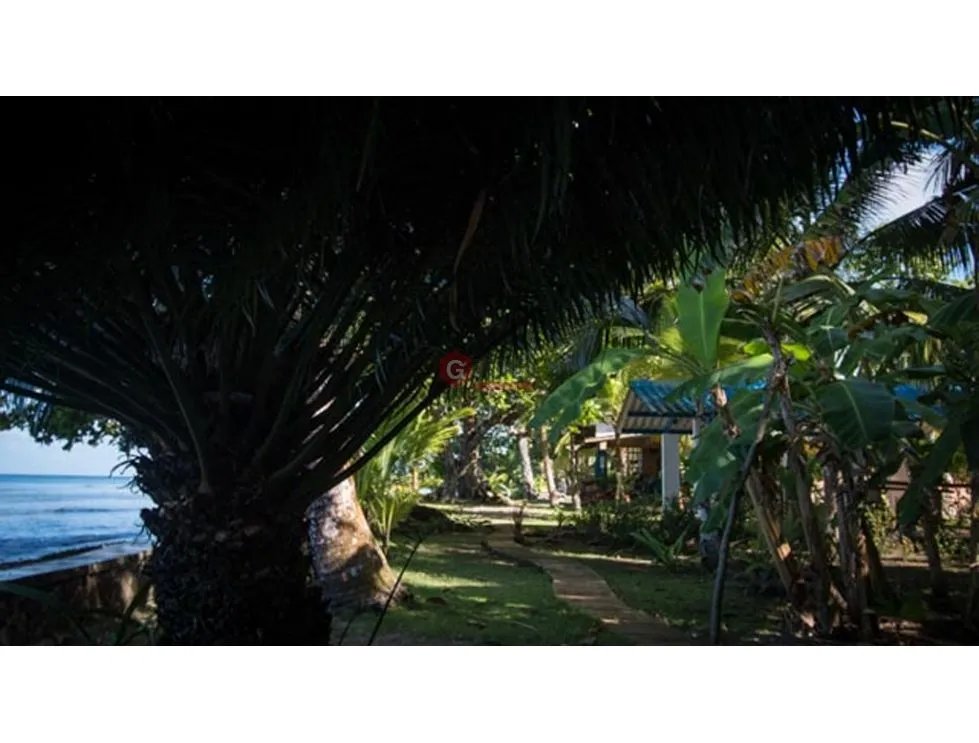 TERRENO COMERCIAL / PISCINA  / FRENTE AL MAR /  PORTOBELO / 5500M