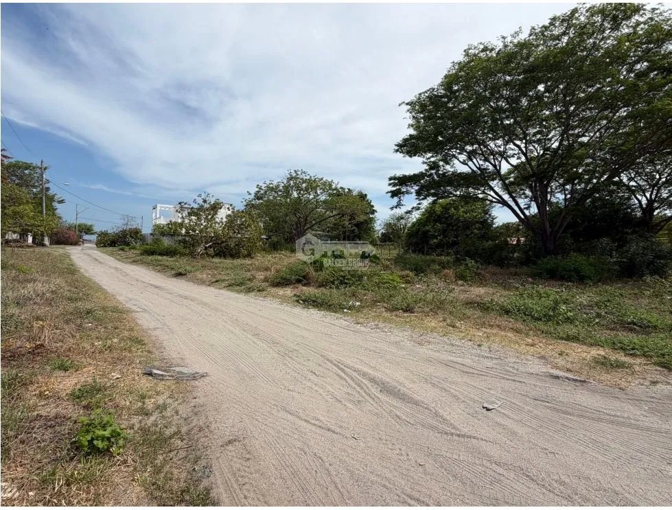 SE VENDE TERRENO EN PLAYA MALIBU SEGUNDA LINEA DEL MAR
