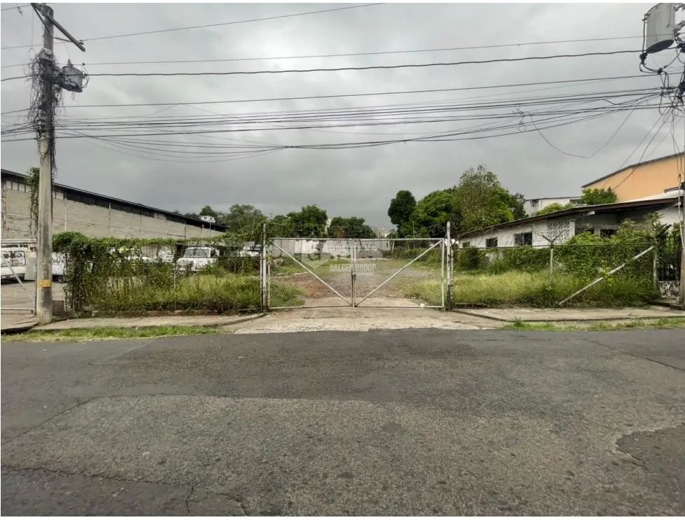SE VENDE TERRENO EN RIO ABAJO CODIGO C-2 RM1 IDEAL PARA INVERSION