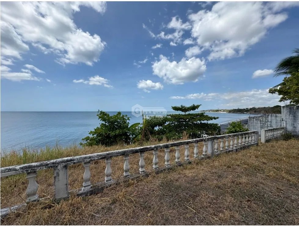 SE VENDE TERRENO FRENTE AL MAR EN CORONADO IDEAL PARA DESARROLLO