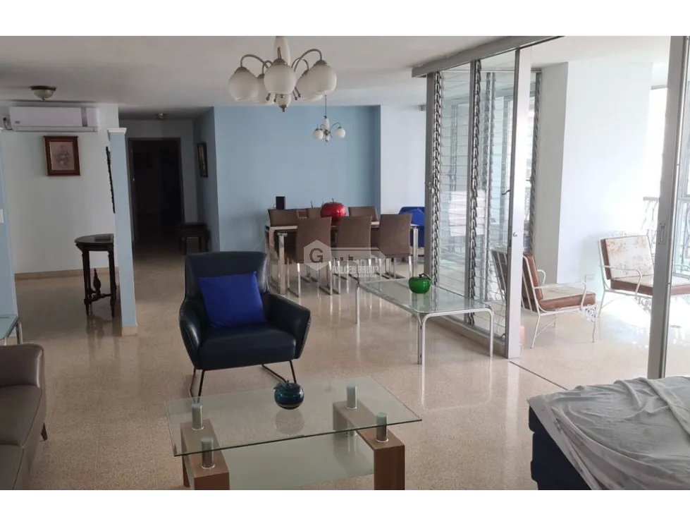 SE VENDE APARTAMENTO EN OBARRIO EDIFICIO EDEN ROC CON 2 BALCONES