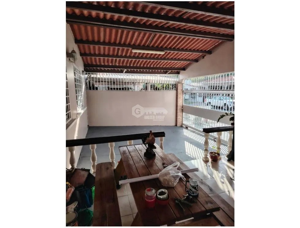 VENTA DE CASA EN BRISAS DEL GOLF DE 3 HABITACIONES CON 2 TERRAZAS