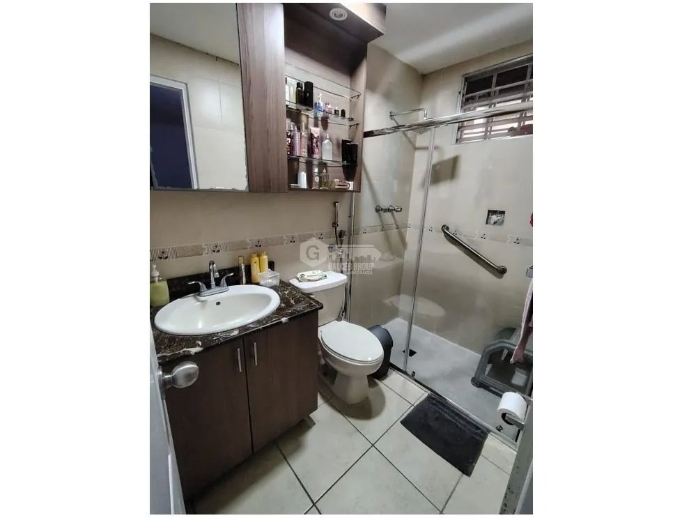 VENTA DE CASA EN BRISAS DEL GOLF DE 3 HABITACIONES CON 2 TERRAZAS