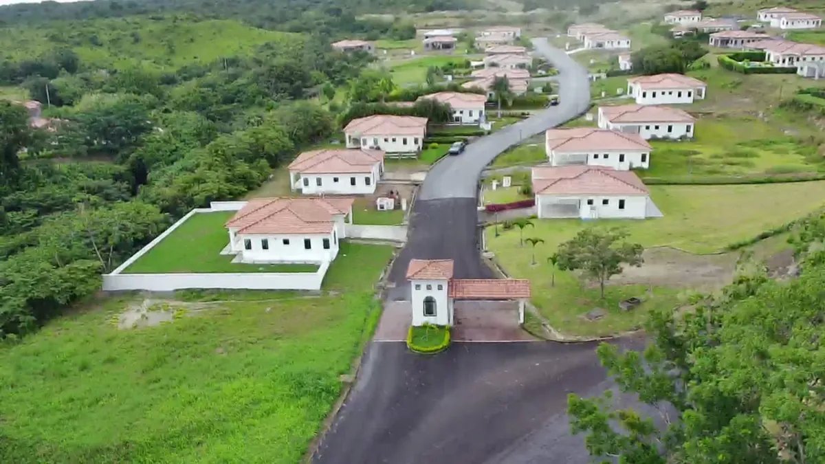 Venta de Casa de Campo y Playa en Hacienda Pacífica, San Carlos