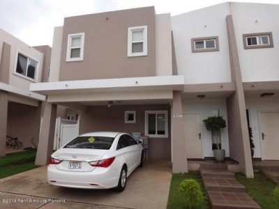 20991 - San Miguelito - casas - ph everest