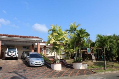 38115 - Las cumbres - houses