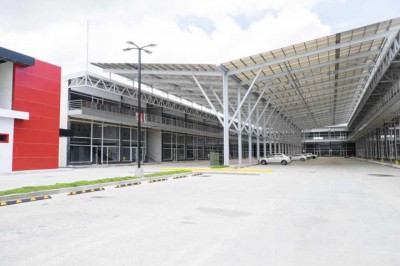 79215 - Tocumen - commercials